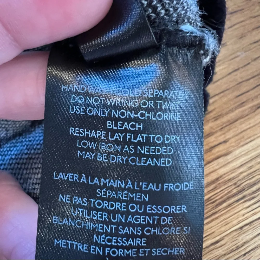 ⭐️ Maeve Anthropologie Sunshine in my Heart Cozy Sweater Black White Sun MEDIUM - Picture 10 of 14